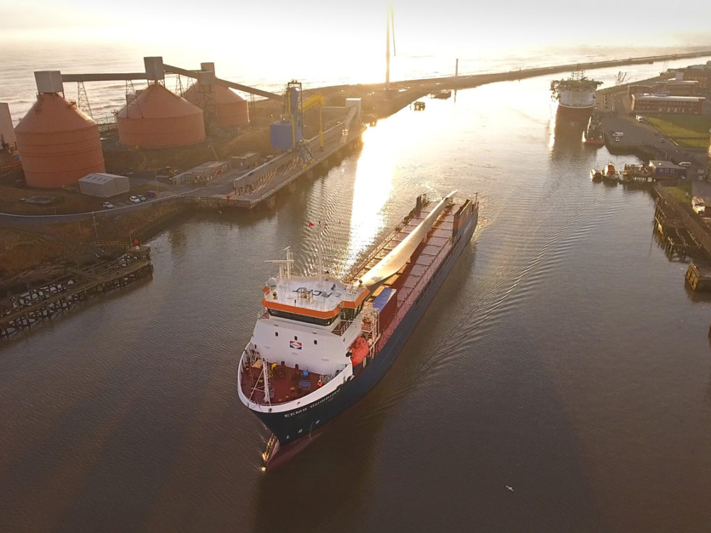 XL Blade Arrives in Port of Blyth, Energy Gateway North East England